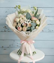 Букет цветов из:  Розы и Лизиантусы #REPLACE_PRED# Печенге