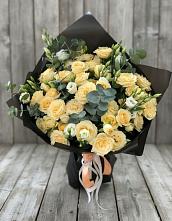 Букет цветов из:  Розы и Лизиантусы #REPLACE_PRED# Печенге