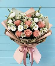 Букет цветов из:  Розы, Альстромерии и Лизиантусы в Печенге