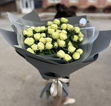 Букет Белые кустовые розы Солинеро в Печенге