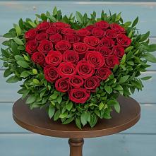 Цветочная композиция из Розы в виде сердца в Печенге