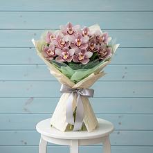 Букет цветов из:  Орхидеи и Розы в Печенге