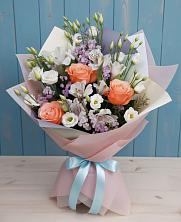 Букет цветов из:  Лизиантусы, Розы, Альстромерии и Гипсофила в Печенге