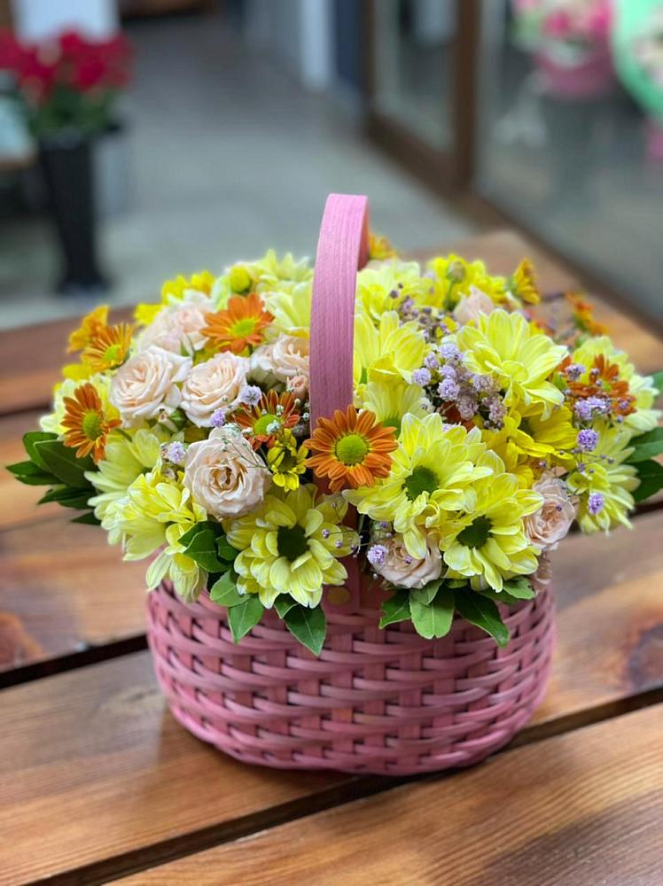 Цветочная композиция из Хризантемы и Розы в корзине в Печенге