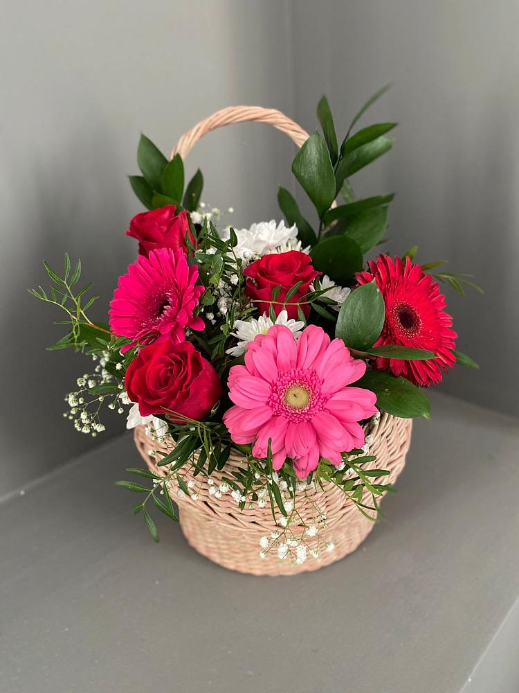 Цветочная композиция из Розы, Хризантемы и Герберы в корзине в Печенге