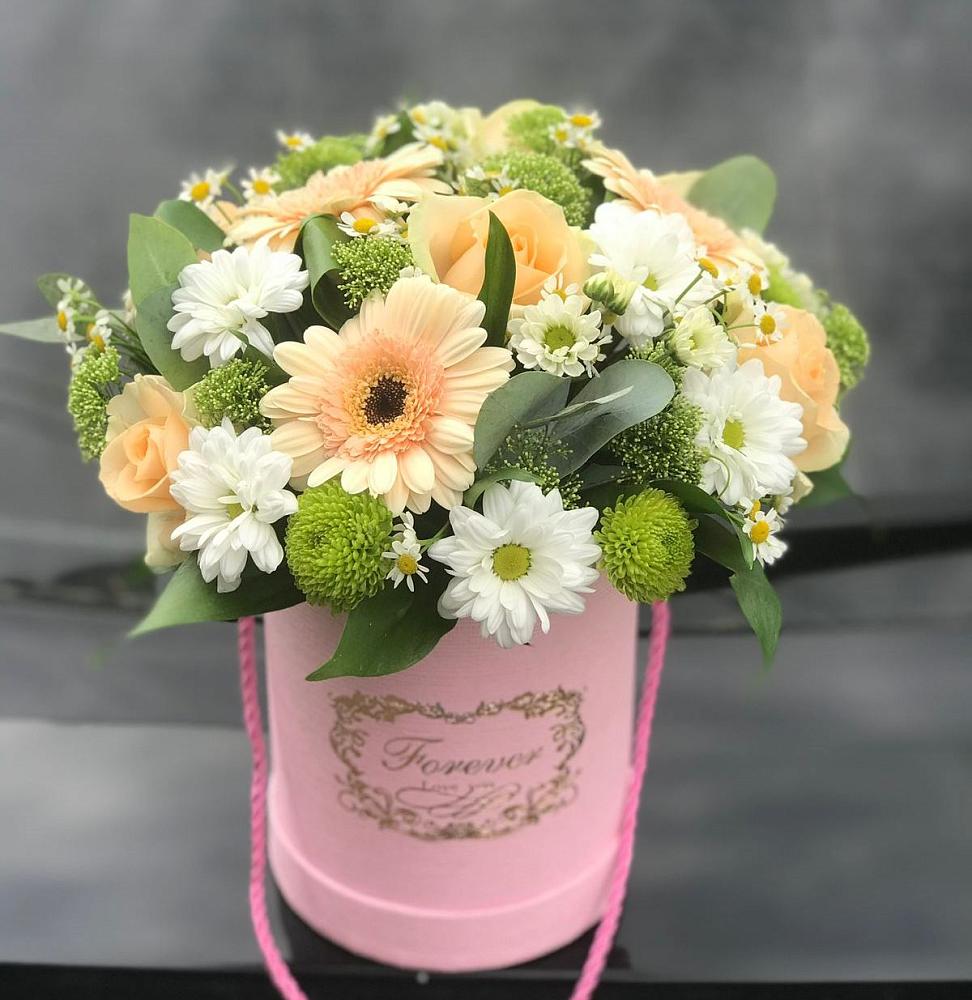 Цветочная композиция из Розы, Герберы и Хризантемы в шляпной коробке в Печенге