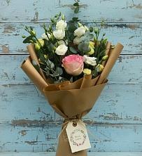 Букет цветов из:  Розы и Лизиантусы в Печенге