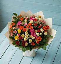 Букет Микс из разноцветных кустовых роз в Печенге